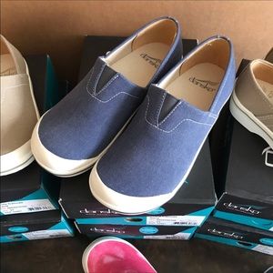 DANSKO NIB Vegan Child’s Shoe Navy Size 13